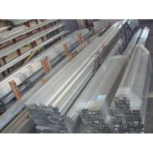 Алюминиевый уголок равносторонний 15x15x1,5 анадированый и без покрития