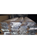 Алюминиевый уголок равносторонний 80x80x7,5 анадированый и без покрития